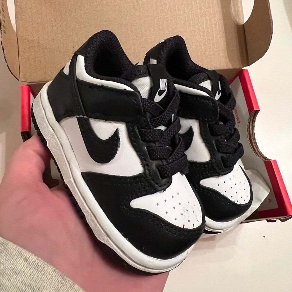 Nike panda dunks